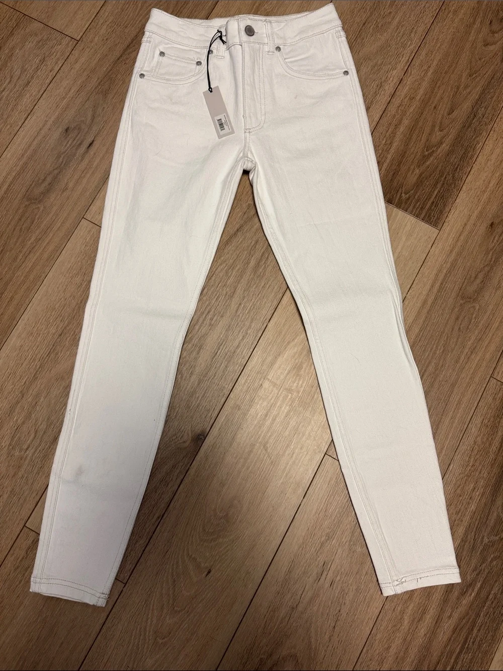 Martha Stewart NWT 2 Slim skinny Straight leg vanilla bean Jeans (READ PLEASE)